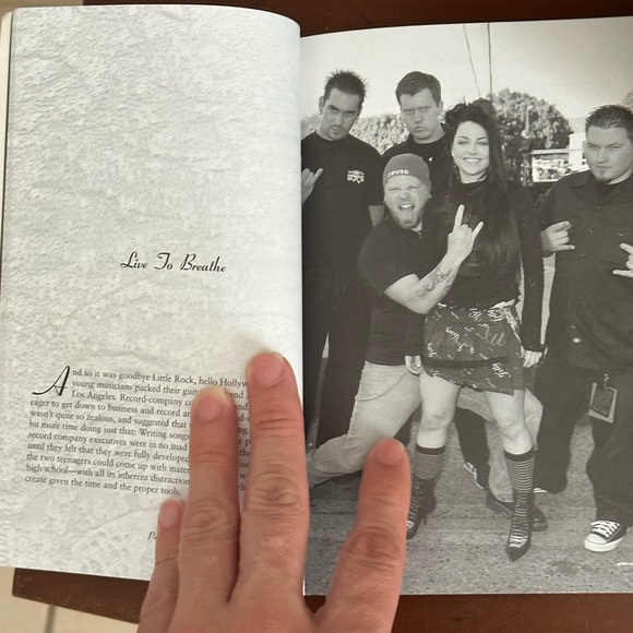 Evanescence the story book - Picture 2 of 5